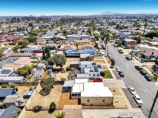 1005 E 2nd St, National City, CA 91950