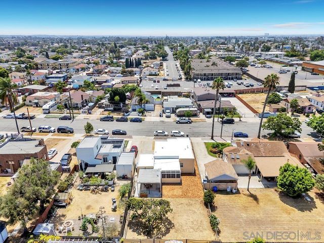 1005 E 2nd St, National City, CA 91950
