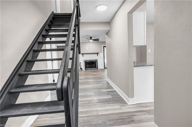 8 Glouchester CIR, Chesapeake, VA 23320