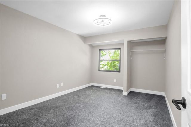 8 Glouchester CIR, Chesapeake, VA 23320