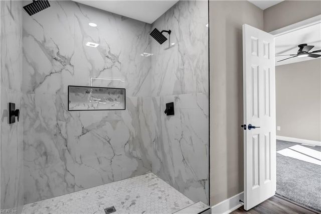 8 Glouchester CIR, Chesapeake, VA 23320
