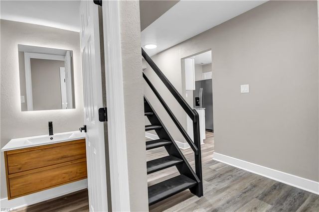 8 Glouchester CIR, Chesapeake, VA 23320