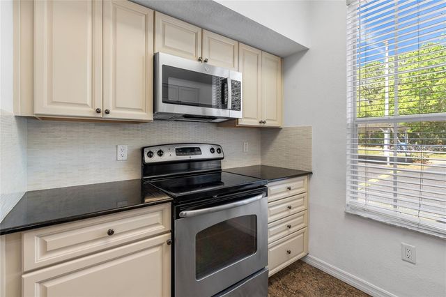 9158 LAKE CHASE ISLAND WAY 9158, Tampa, FL 33626