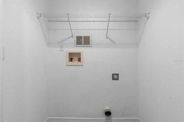 9158 LAKE CHASE ISLAND WAY 9158, Tampa, FL 33626