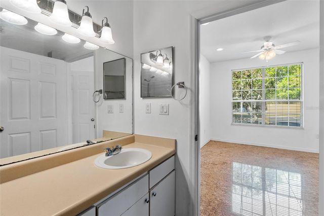 9158 LAKE CHASE ISLAND WAY 9158, Tampa, FL 33626