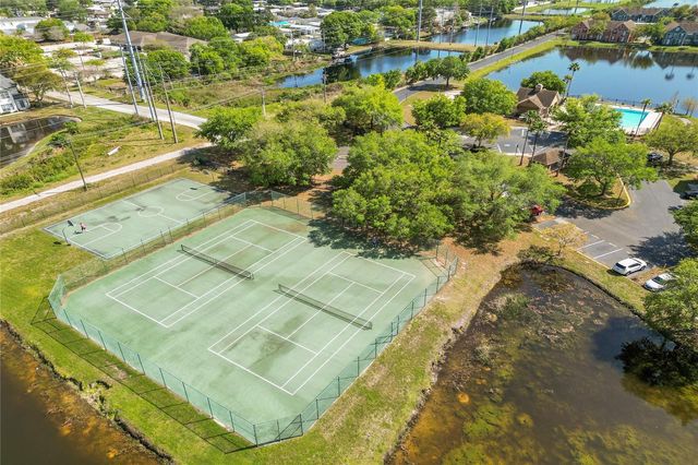 9158 LAKE CHASE ISLAND WAY 9158, Tampa, FL 33626