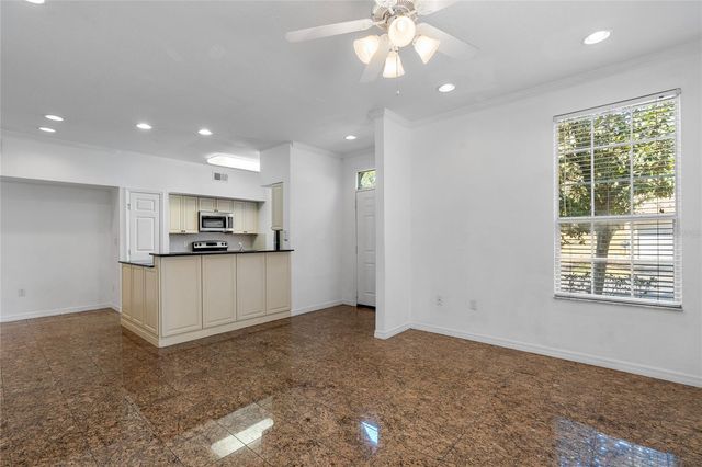 9158 LAKE CHASE ISLAND WAY 9158, Tampa, FL 33626