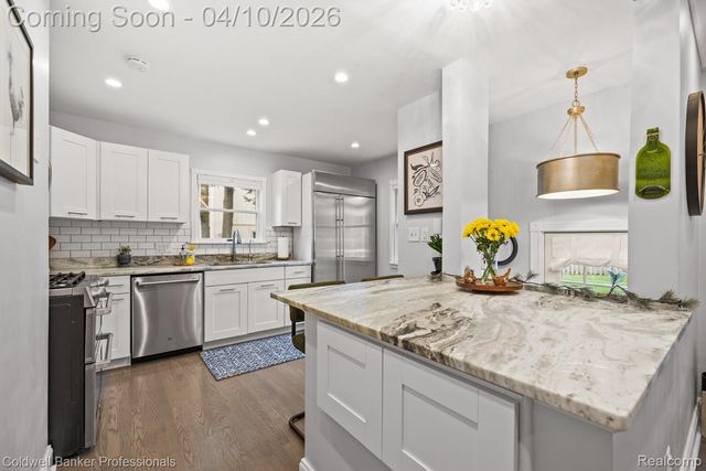 46079 Sunset Street, Northville Township, MI 48167