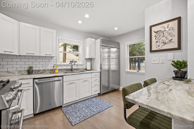 46079 Sunset Street, Northville Township, MI 48167