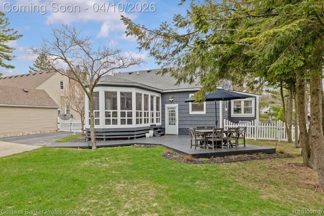 46079 Sunset Street, Northville Township, MI 48167