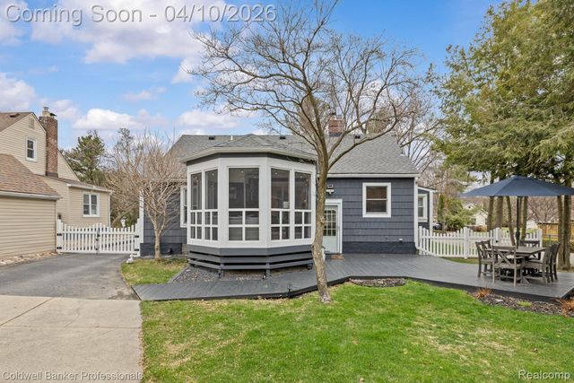 46079 Sunset Street, Northville Township, MI 48167