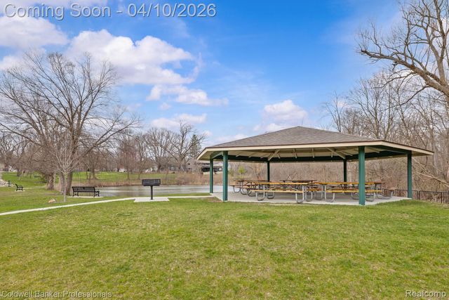 46079 Sunset Street, Northville Township, MI 48167