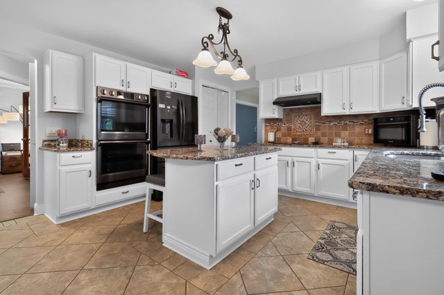 18175 Queensbury Drive, Livonia City, MI 48152