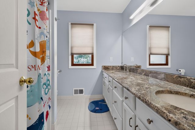 18175 Queensbury Drive, Livonia City, MI 48152