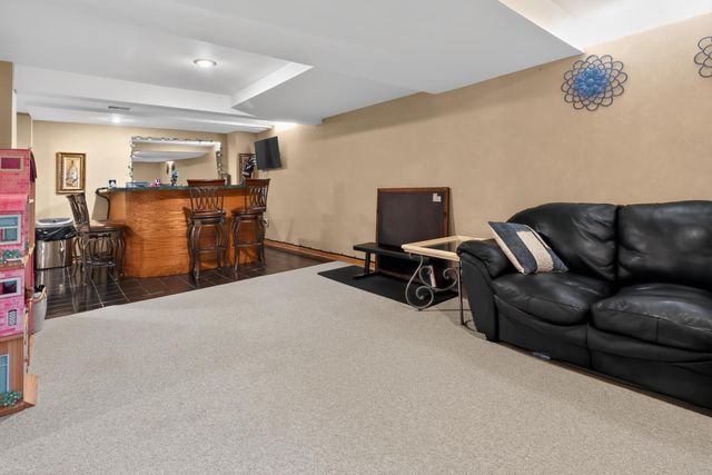 18175 Queensbury Drive, Livonia City, MI 48152