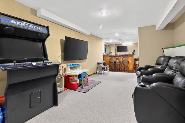 18175 Queensbury Drive, Livonia City, MI 48152