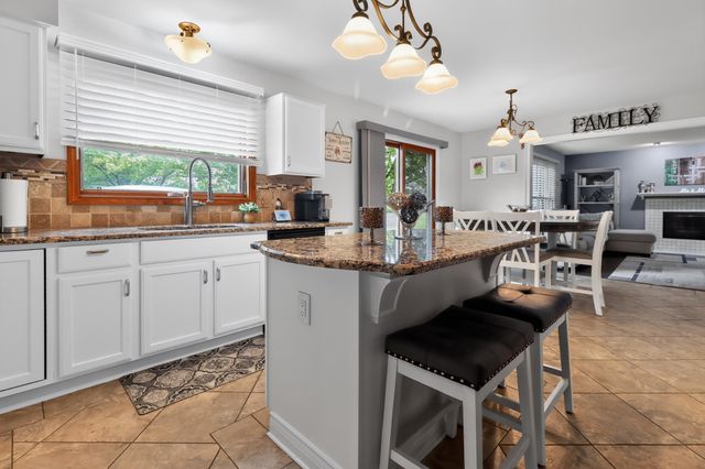 18175 Queensbury Drive, Livonia City, MI 48152