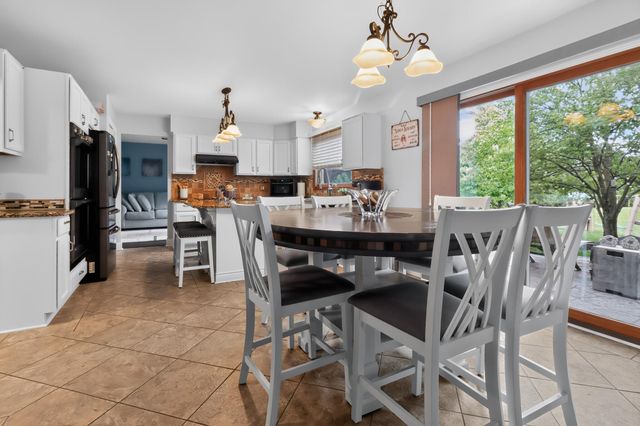 18175 Queensbury Drive, Livonia City, MI 48152