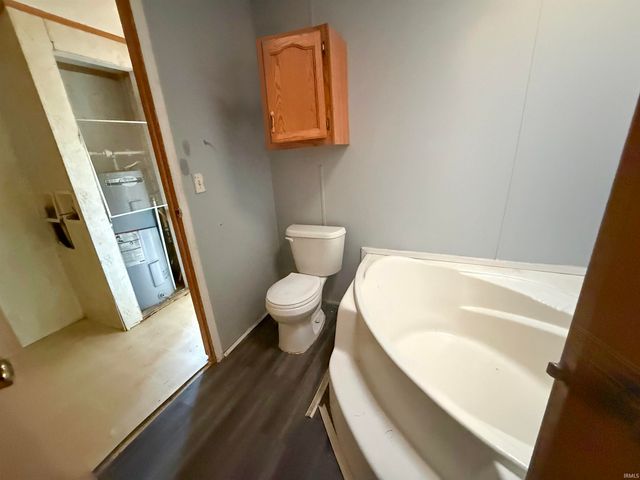 1229 N Indiana Avenue, Hartford City, IN 47348