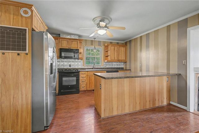 1205 Robin Hood Road, High Point, NC 27262