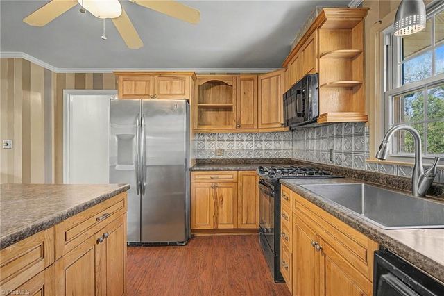 1205 Robin Hood Road, High Point, NC 27262