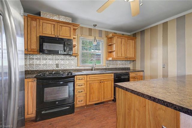 1205 Robin Hood Road, High Point, NC 27262