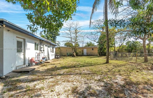 3580 NW 4th St, Lauderhill, FL 33311