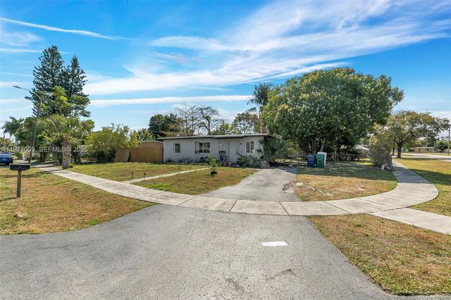 3580 NW 4th St, Lauderhill, FL 33311