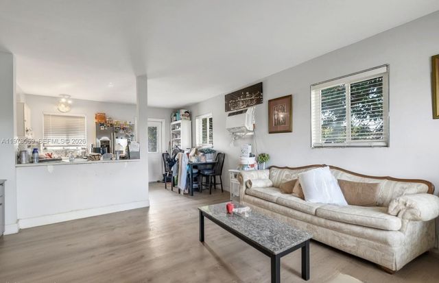 3580 NW 4th St, Lauderhill, FL 33311