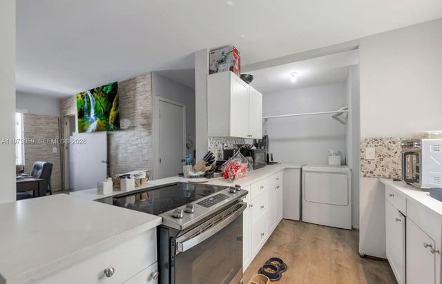 3580 NW 4th St, Lauderhill, FL 33311