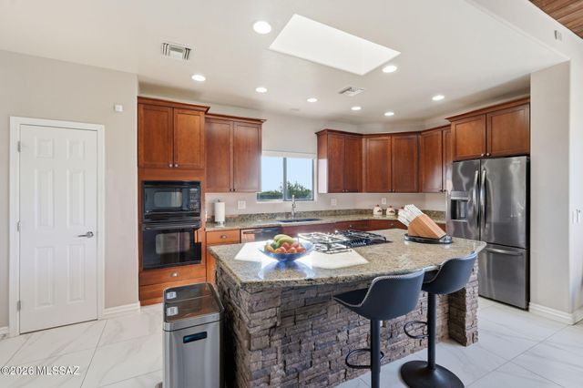 9320 S Avenida Mochuelo, Vail, AZ 85641