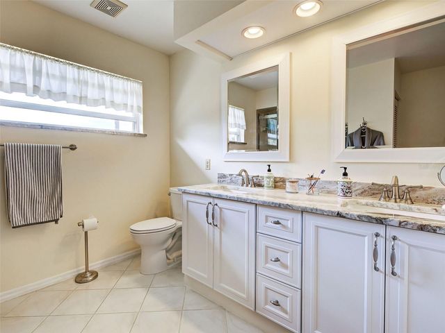 166 SOUTHAMPTON PLACE S 348, Venice, FL 34293