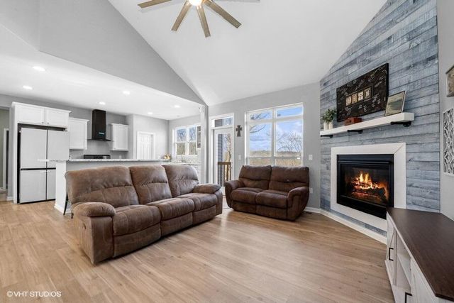 1155 La Salle COURT, Lake Geneva, WI 53147