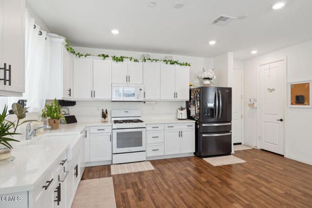 420 Celebration Lane, Santa Paula, CA 93060