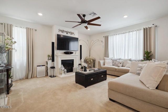 420 Celebration Lane, Santa Paula, CA 93060