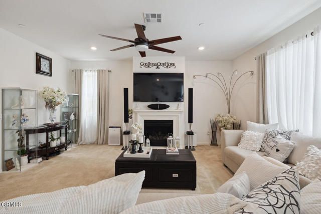 420 Celebration Lane, Santa Paula, CA 93060