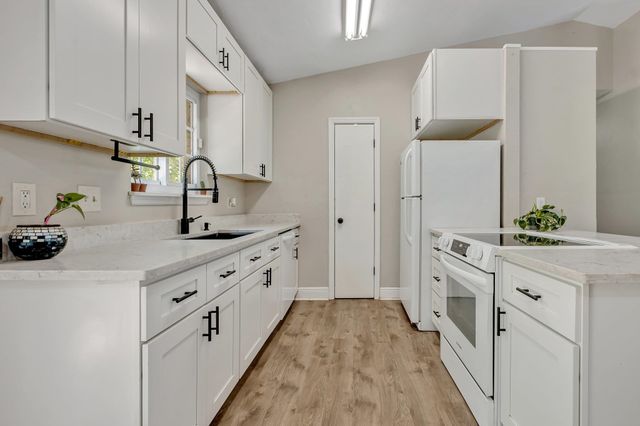 2164 PORTSMOUTH Circle, Tallahassee, FL 32311