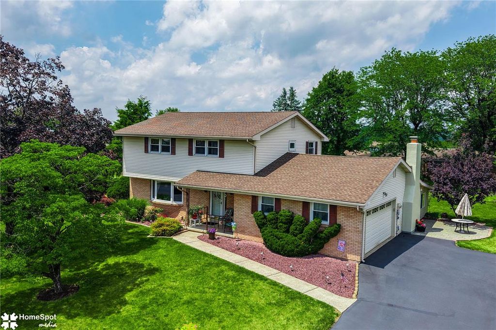 2831 Vista Drive, North Whitehall Twp, PA 18037