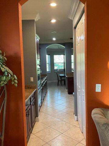 3800 E Hibiscus Street, Weston, FL 33332