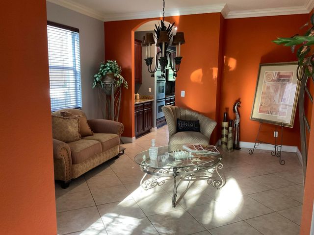3800 E Hibiscus Street, Weston, FL 33332