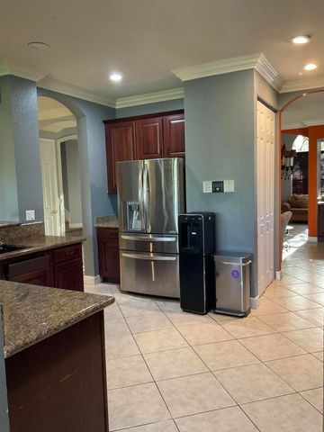 3800 E Hibiscus Street, Weston, FL 33332