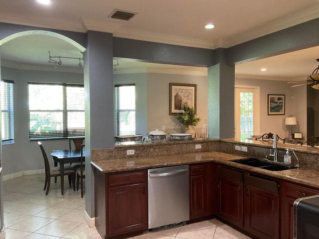 3800 E Hibiscus Street, Weston, FL 33332