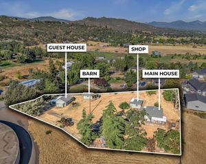 1324 Vawter Road, Medford, OR 97501