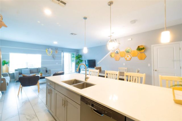 302 OCEAN COURSE AVENUE, Davenport, FL 33896