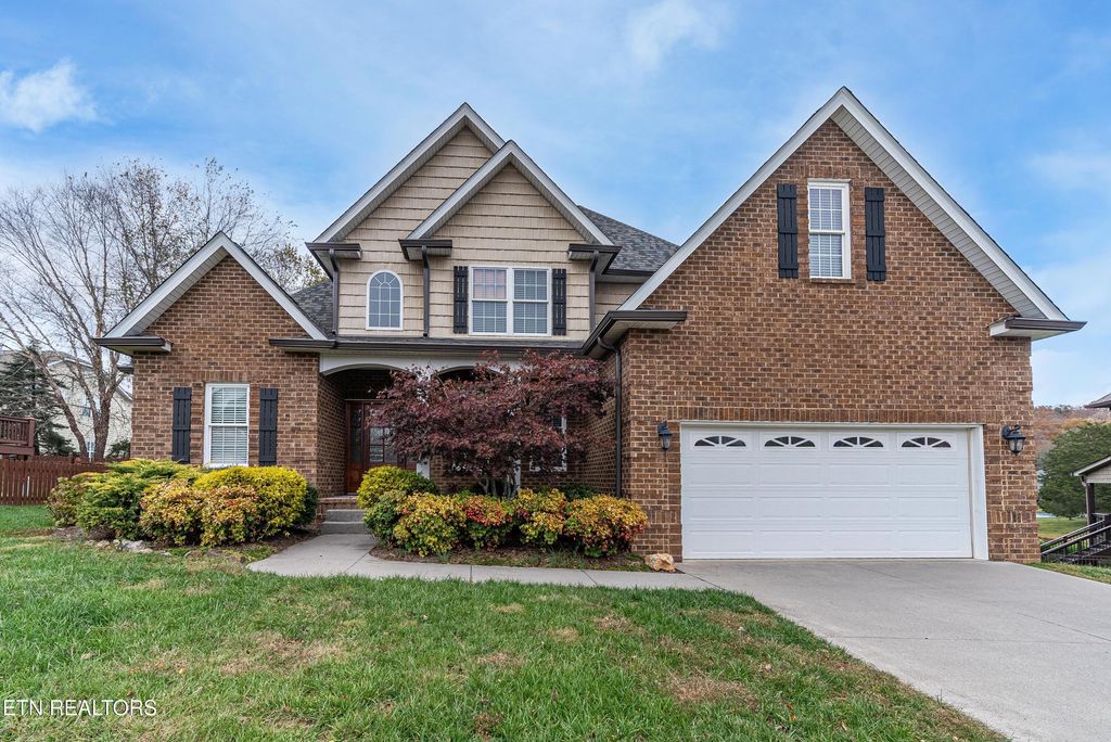 107 Crystal Cove Lane, Oak Ridge, TN 37830