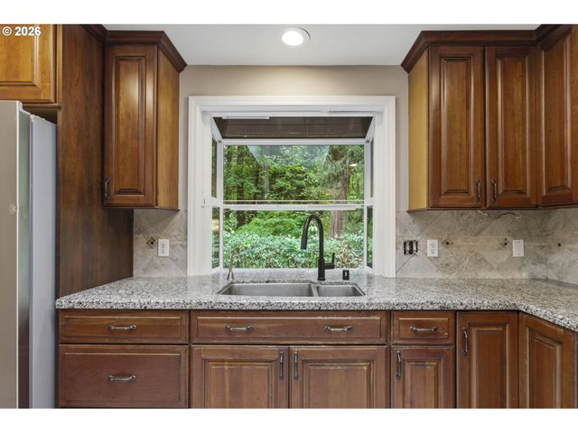18110 Ne 159TH Ave, Brush Prairie, WA 98606