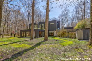 6919 Bendemeer Drive, Saugatuck Twp, MI 49408
