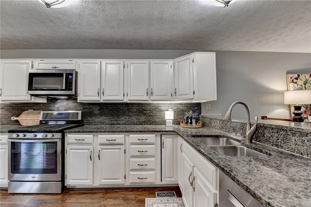 2620 Camden Glen Court, Roswell, GA 30076