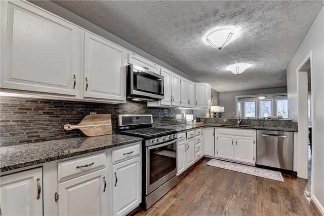 2620 Camden Glen Court, Roswell, GA 30076