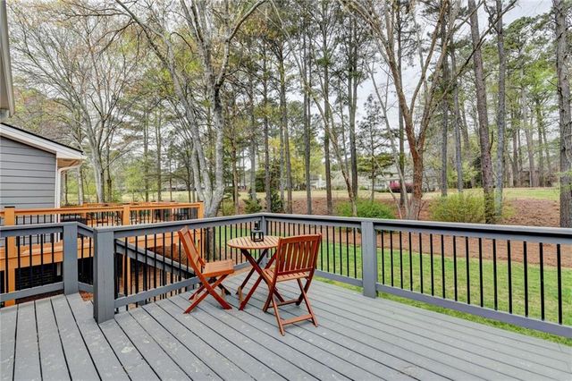 2620 Camden Glen Court, Roswell, GA 30076